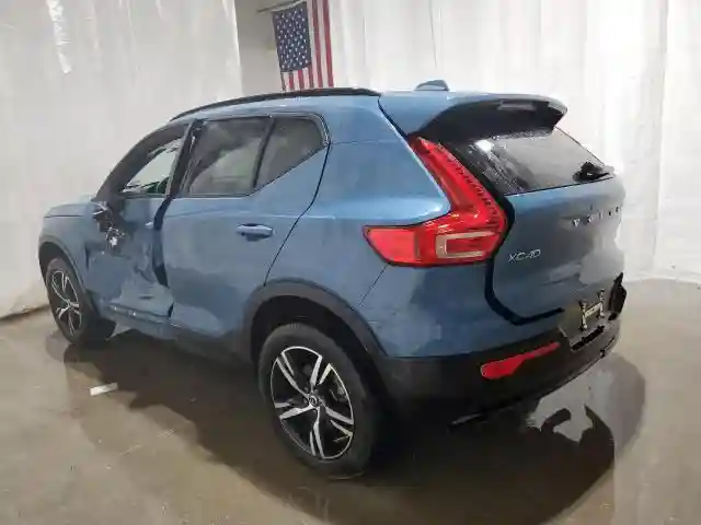 YV4L12UK7R2331125 2024 VOLVO XC40 CORE-1