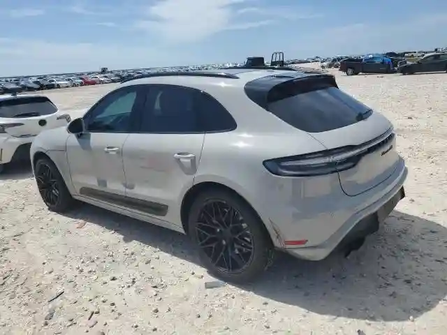 WP1AF2A56NLB31575 2022 PORSCHE MACAN-1