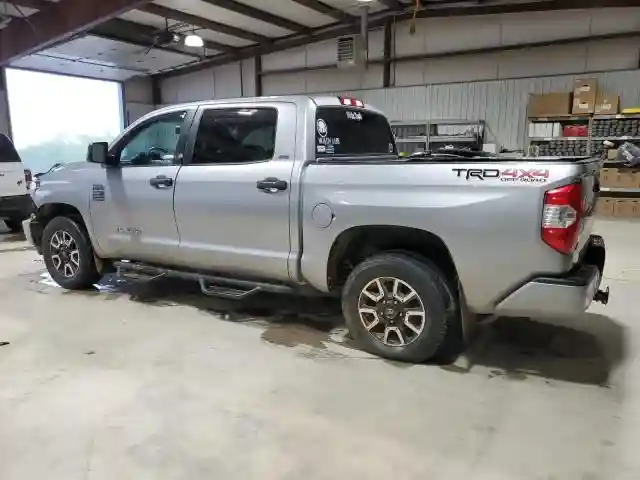 5TFDY5F18JX680262 2018 TOYOTA TUNDRA-1