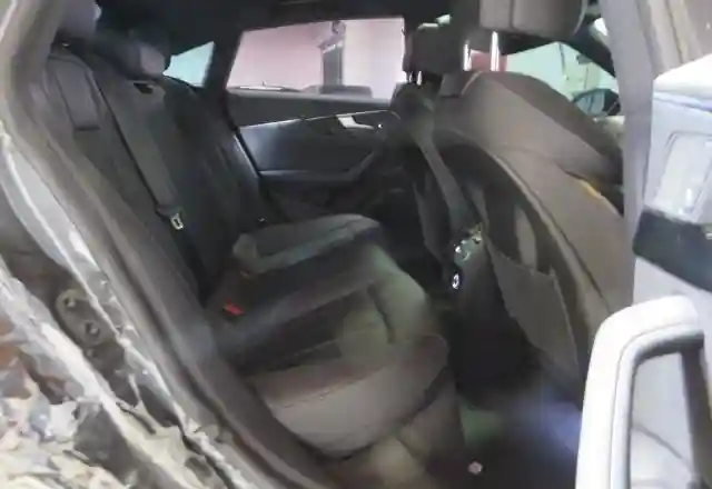 WAUENCF58KA006182 2019 AUDI A5-5