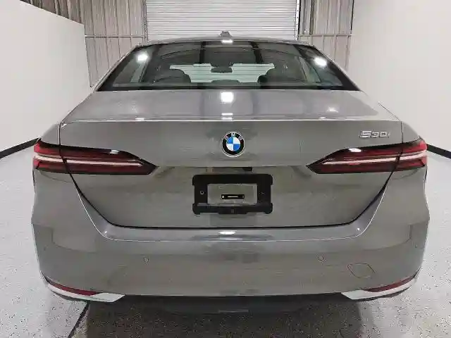 WBA43FJ07RCS37832 2024 BMW 5 SERIES-5