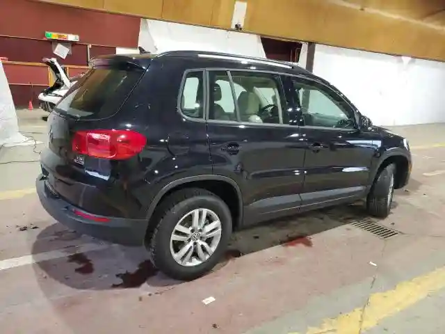 WVGBV7AX8HK016490 2017 VOLKSWAGEN TIGUAN-2