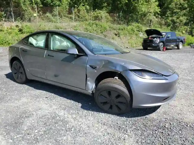 5YJ3E1EA7SF994768 2025 TESLA MODEL 3-3