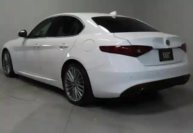 ZARFAECN8J7566756 2018 ALFA ROMEO GIULIA-3
