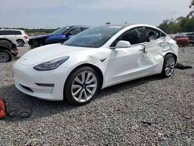 5YJ3E1EB4JF067640 2018 TESLA MODEL 3-0