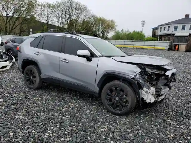 JTM16RFV6ND050363 2022 TOYOTA RAV4-3