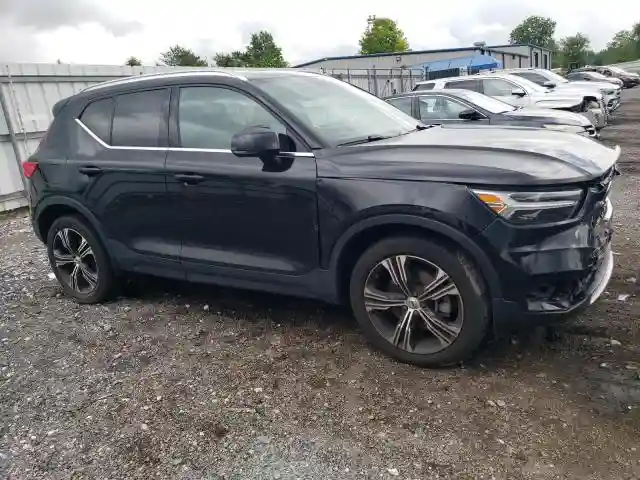 YV4162UL8M2476443 2021 VOLVO XC40-3