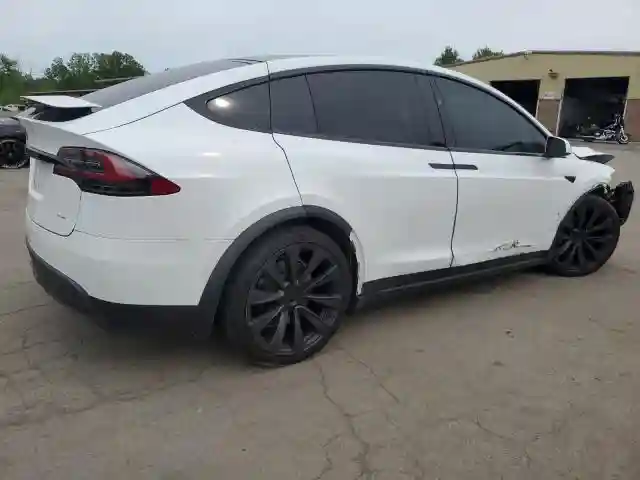 7SAXCBE60NF329534 2022 TESLA MODEL X-2