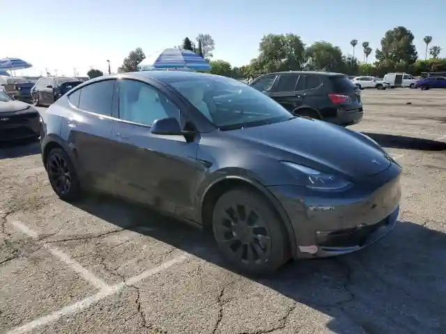 7SAYGDED5RF054851 2024 TESLA MODEL Y-3