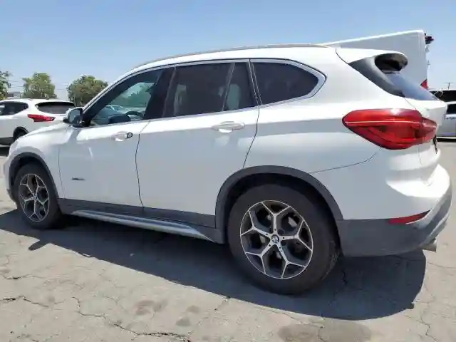 WBXHU7C3XJ5H45693 2018 BMW X1-1