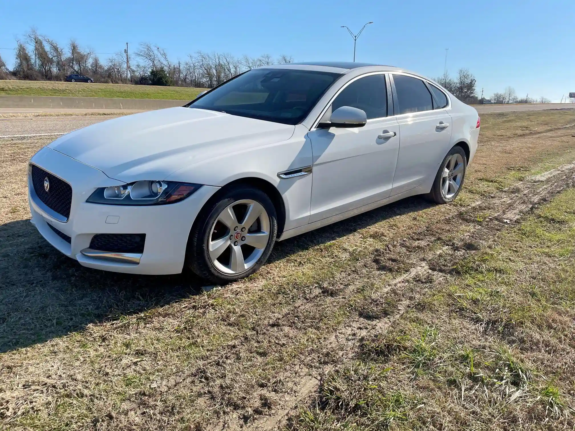 SAJBR4FX5JCY70175 2018 JAGUAR XF-1