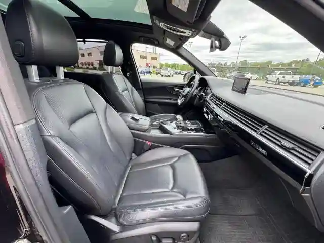 WA1VAAF79JD028073 2018 AUDI Q7-4