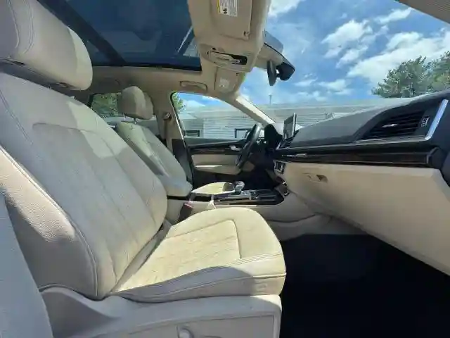 WA1BNAFY2K2080285 2019 AUDI Q5-4