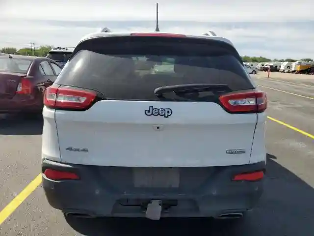 1C4PJMCS1HW524864 2017 JEEP GRAND CHEROKEE-5