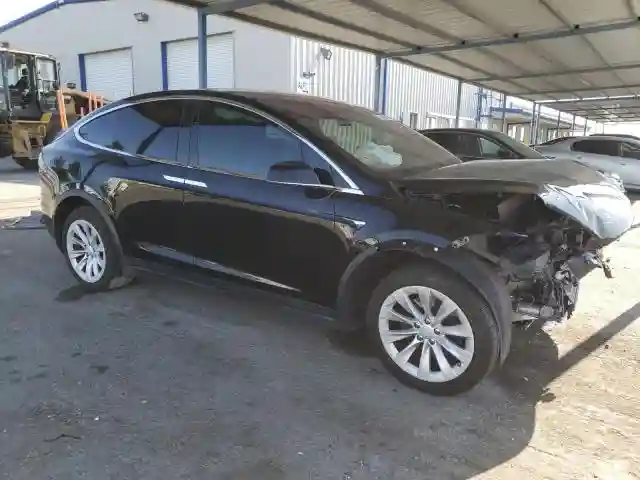 5YJXCBE29JF142748 2018 TESLA MODEL X-3