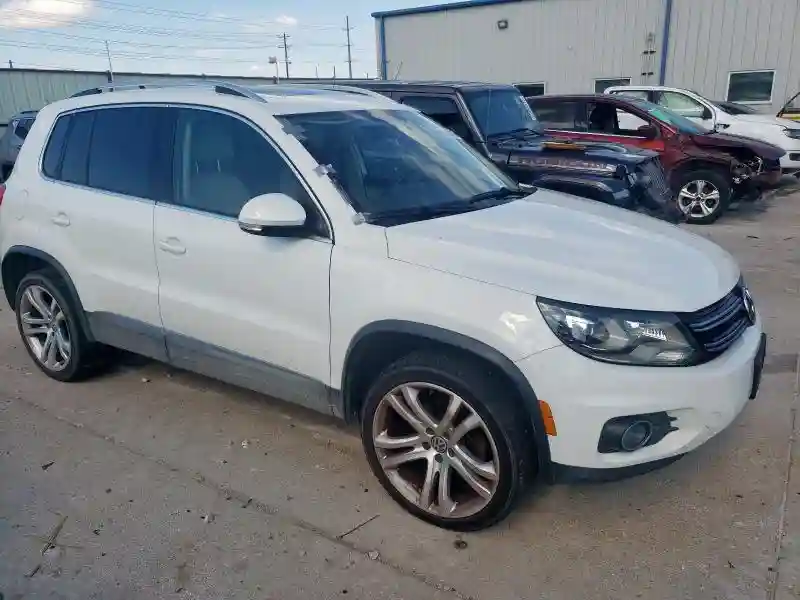 WVGBV7AX9GW574808 2016 VOLKSWAGEN TIGUAN-3
