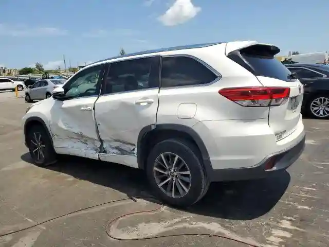 5TDKZRFH2JS550203 2018 TOYOTA HIGHLANDER-1