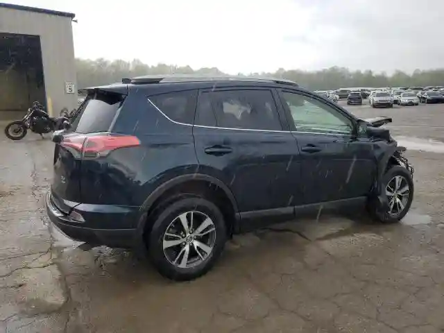 JTMRFREV0JD252128 2018 TOYOTA RAV4-2