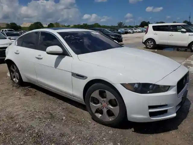 SAJAR4BG0HA974273 2017 JAGUAR XE-3
