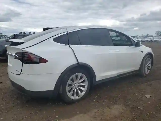 5YJXCDE26HF072583 2017 TESLA MODEL X-2