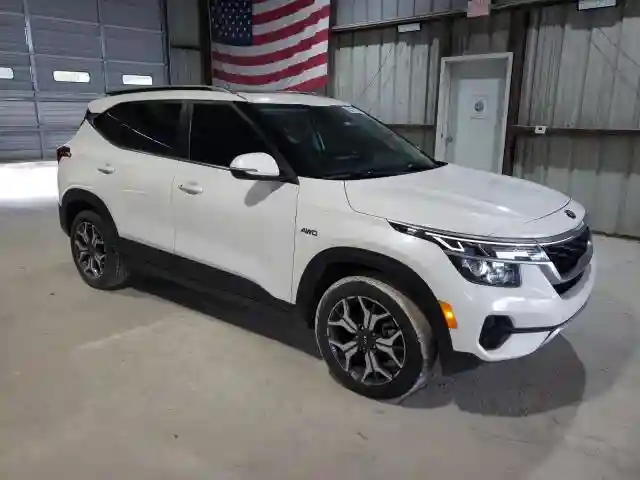 KNDERCAA0M7088467 2021 KIA SELTOS-3