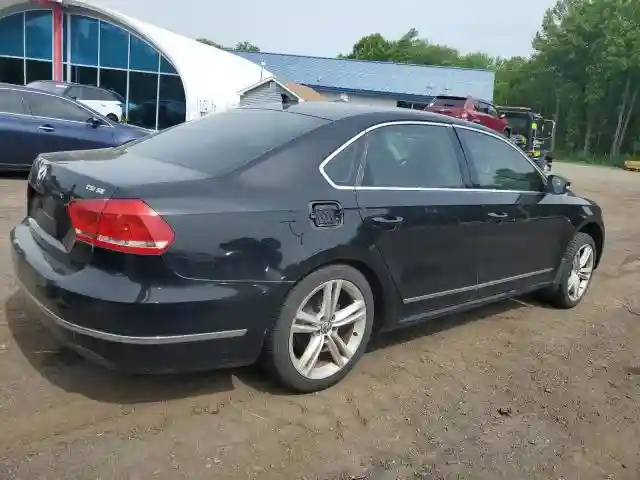 1VWBT7A34FC027157 2015 VOLKSWAGEN PASSAT-2