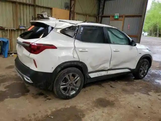 KNDEUCAA8N7326615 2022 KIA SELTOS-2