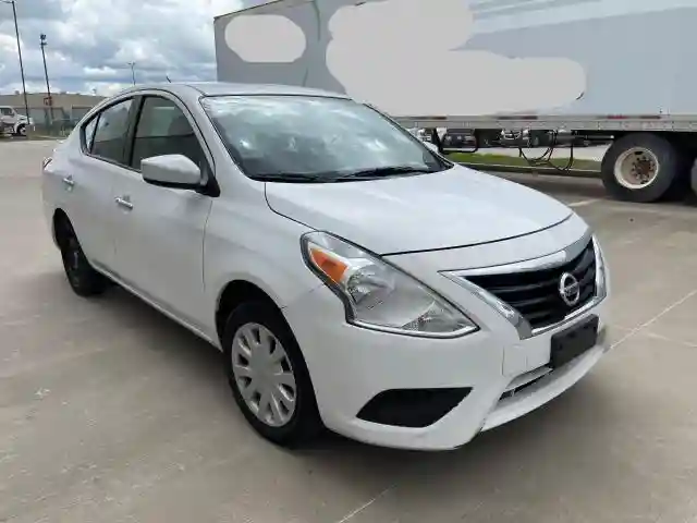 3N1CN7AP4KL853965 2019 NISSAN VERSA-0