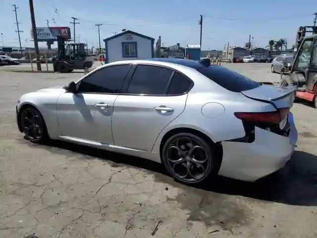 ZARFAMBN1K7604583 2019 ALFA ROMEO GIULIA-1