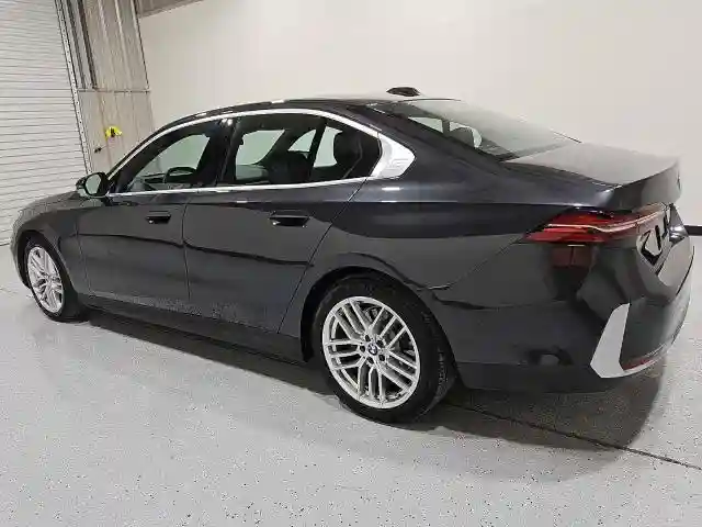WBA43FJ07RCR70267 2024 BMW 5 SERIES-1
