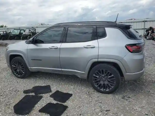 3C4NJDCB6NT104462 2022 JEEP COMPASS-1