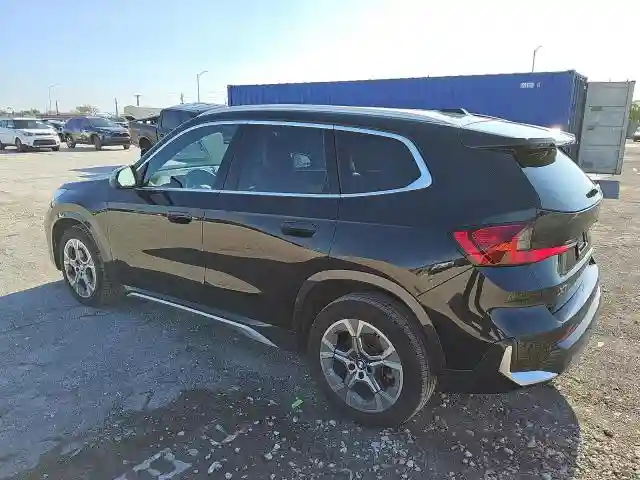 WBX73EF08R5Y90826 2024 BMW X1-1