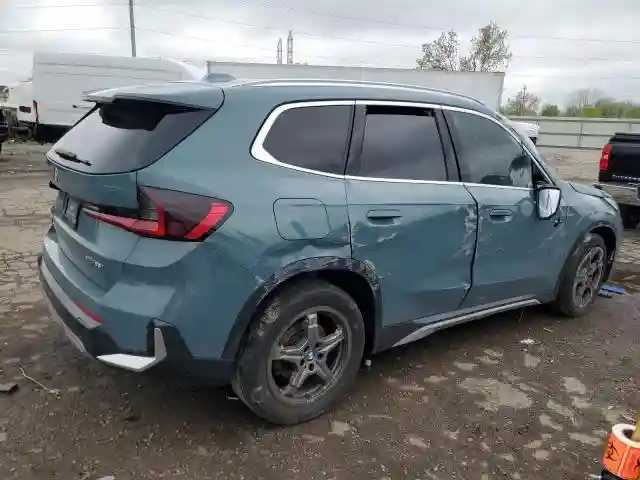 WBX73EF05P5W52879 2023 BMW X1-2