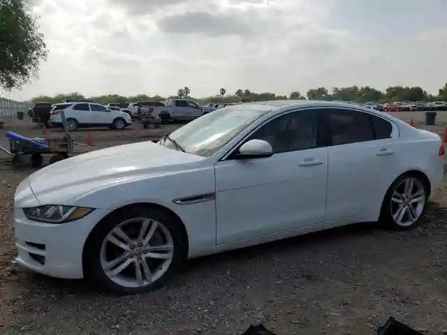 SAJAD4BV2HA976586 2017 JAGUAR XE-0