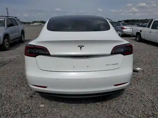 5YJ3E1EB4JF067640 2018 TESLA MODEL 3-5