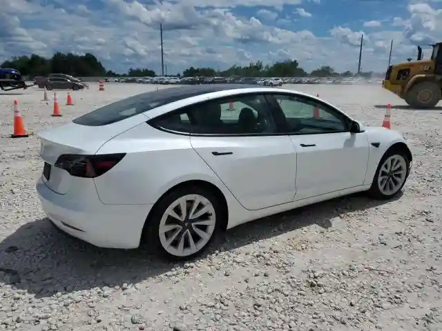 5YJ3E1EA1PF514697 2023 TESLA MODEL 3-2