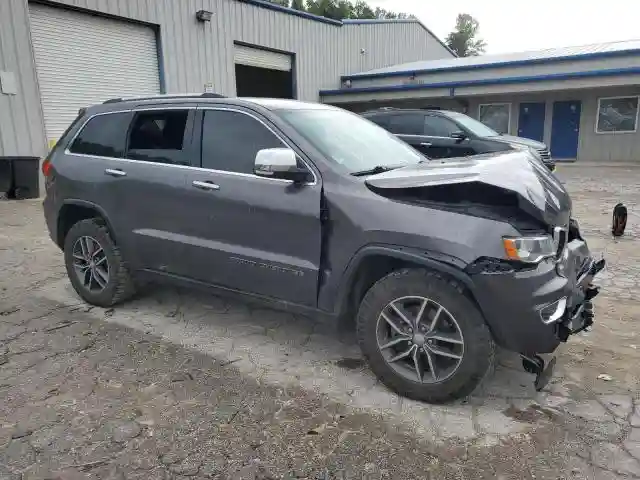 1C4RJFBG8HC679768 2017 JEEP GRAND CHEROKEE-3