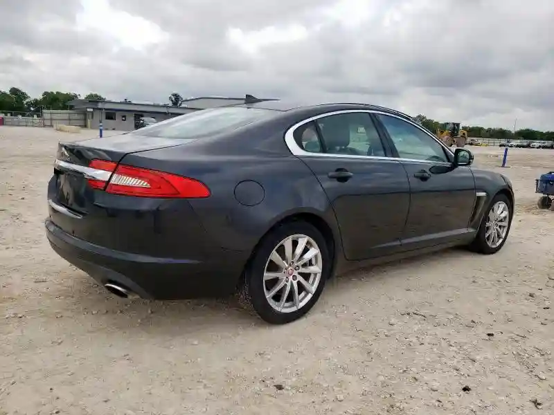 SAJWA0FS3FPU39775 2015 JAGUAR XF-2