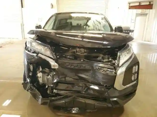 JA4ARUAU6SU003686 2025 MITSUBISHI OUTLANDER-4