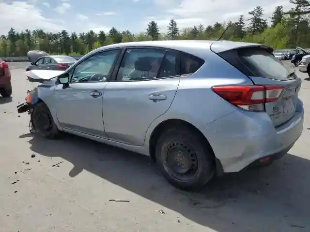4S3GTAA64H3708924 2017 SUBARU IMPREZA-1
