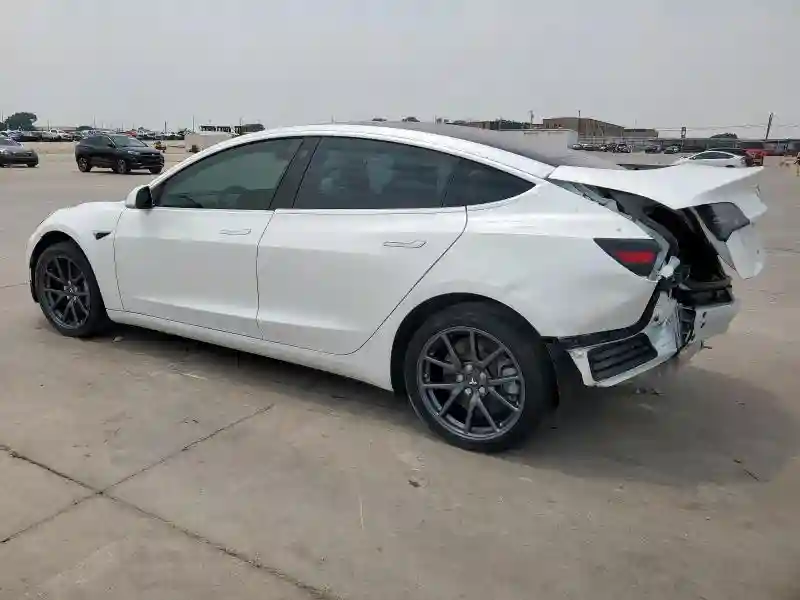 5YJ3E1EA6JF032654 2018 TESLA MODEL 3-1