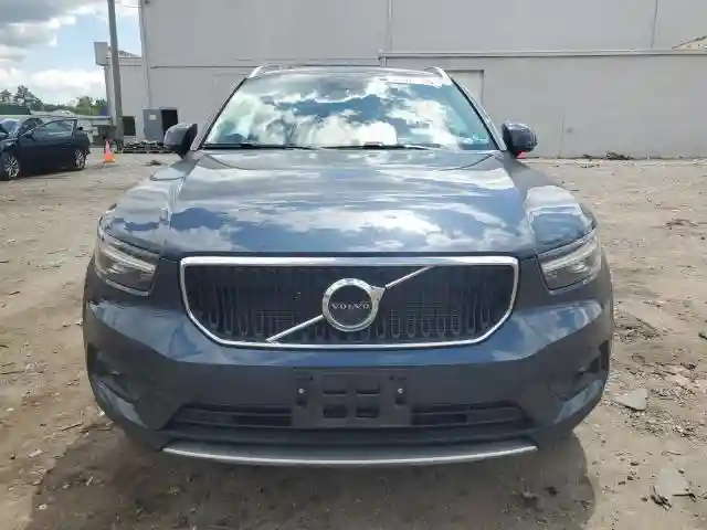 YV4162UK2M2465901 2021 VOLVO XC40-4
