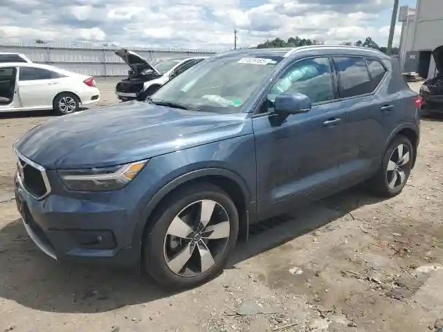 YV4162UK2M2465901 2021 VOLVO XC40-0