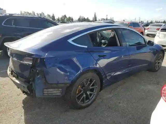 5YJ3E1EA2JF033879 2018 TESLA MODEL 3-2