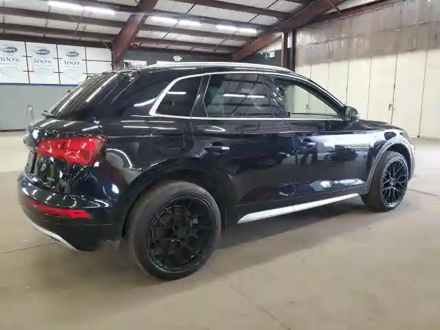 WA1BNAFYXK2059734 2019 AUDI Q5-2