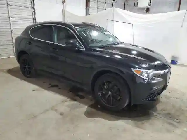 ZASFAKAN1J7B92901 2018 ALFA ROMEO STELVIO-3