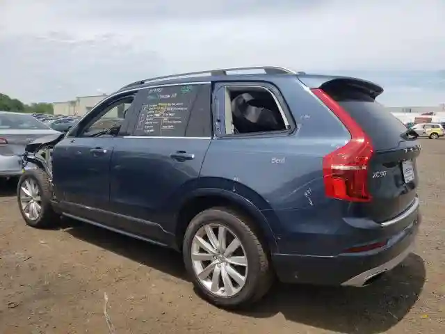 YV4A22PK8J1345030 2018 VOLVO XC90-1