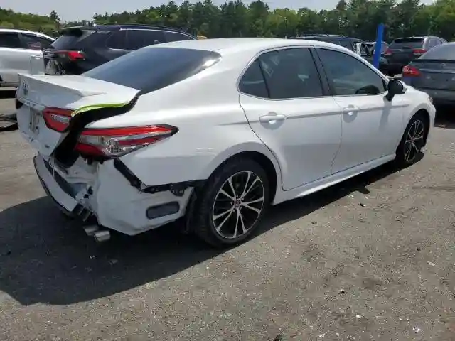 4T1B11HK7JU610467 2018 TOYOTA CAMRY-2