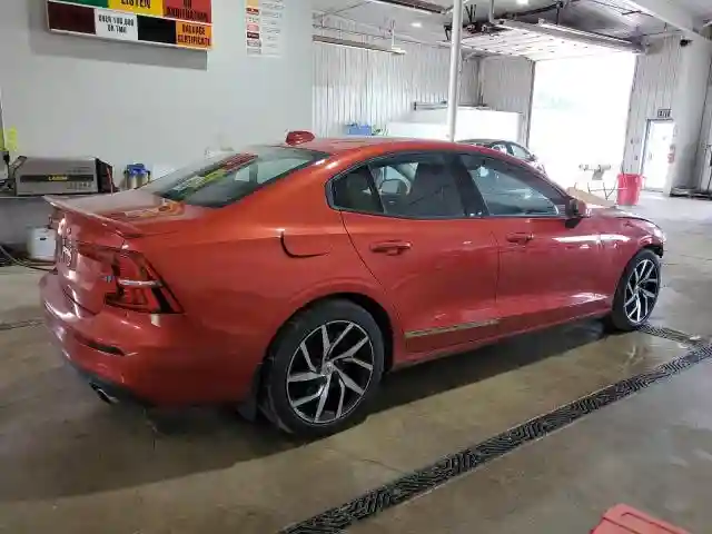 7JR102FK1LG038567 2020 VOLVO S60-2