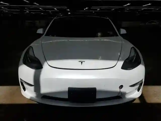 5YJ3E1EA0NF304640 2022 TESLA MODEL 3-4